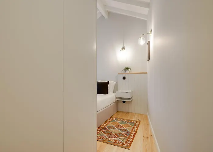 Figueiroa Four By Da'home