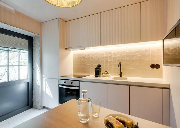 Figueiroa Four By Da'home