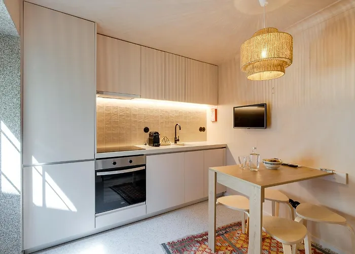 Figueiroa Four By Da'home *