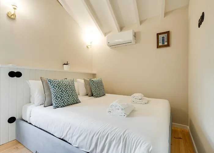 Figueiroa Four By Da'home *